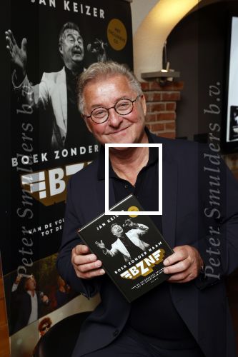 Volendam 12 oktober 2021
Boekpresentatie Jan Keizer bij Hotel Spaander in Volendam . Alle oude bendleden van BZN zijn aanwezig zoals Annie Schilder Carola Smit Jan Tuijp Jack Veerman Thomas Tol Dick Plat