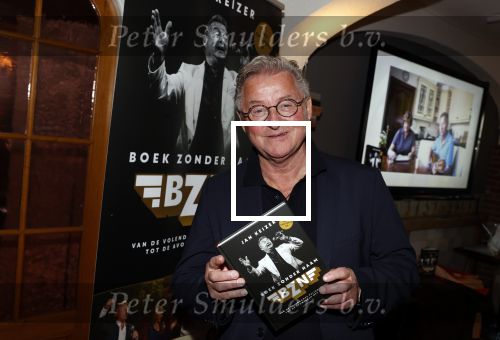 Volendam 12 oktober 2021
Boekpresentatie Jan Keizer bij Hotel Spaander in Volendam . Alle oude bendleden van BZN zijn aanwezig zoals Annie Schilder Carola Smit Jan Tuijp Jack Veerman Thomas Tol Dick Plat