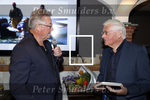 Volendam 12 oktober 2021
Boekpresentatie Jan Keizer bij Hotel Spaander in Volendam . Alle oude bendleden van BZN zijn aanwezig zoals Annie Schilder Carola Smit Jan Tuijp Jack Veerman Thomas Tol Dick Plat . Jan Keizer en Dick de Boer
