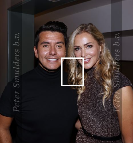Amsterdam 14 oktober 2021
Televizierring gala in Carre Amsterdam. Jan Smit met zijn vrouw Liza en Nikkie Tutorials
