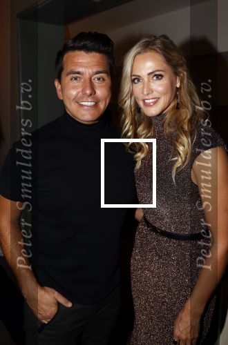 Amsterdam 14 oktober 2021
Televizierring gala in Carre Amsterdam. Jan Smit met zijn vrouw Liza en Nikkie Tutorials