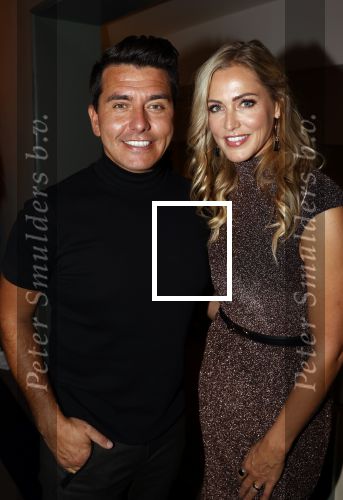 Amsterdam 14 oktober 2021
Televizierring gala in Carre Amsterdam. Jan Smit met zijn vrouw Liza en Nikkie Tutorials