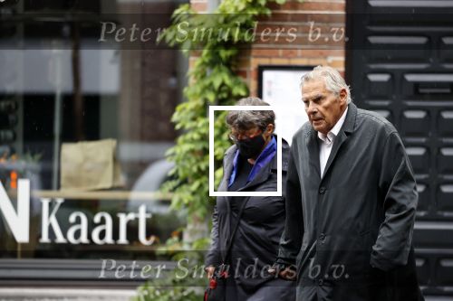 Amsterdam 3 oktober 2021
Jan Stekelenburg  met zijn vrouw wandelend door Amsterdam.