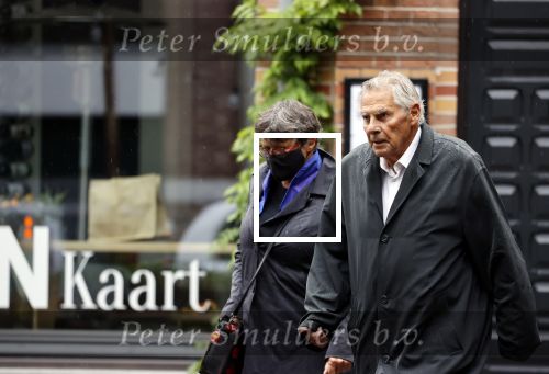 Amsterdam 3 oktober 2021
Jan Stekelenburg  met zijn vrouw wandelend door Amsterdam.