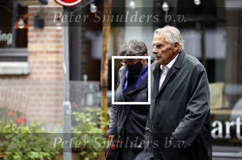 Amsterdam 3 oktober 2021
Jan Stekelenburg  met zijn vrouw wandelend door Amsterdam.