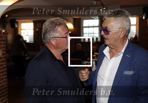 Volendam 12 oktober 2021
Boekpresentatie Jan Keizer bij Hotel Spaander in Volendam . Alle oude bendleden van BZN zijn aanwezig zoals Annie Schilder Carola Smit Jan Tuijp Jack Veerman Thomas Tol Dick Plat