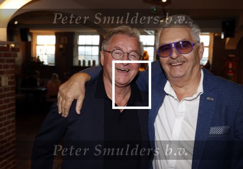 Volendam 12 oktober 2021
Boekpresentatie Jan Keizer bij Hotel Spaander in Volendam . Alle oude bendleden van BZN zijn aanwezig zoals Annie Schilder Carola Smit Jan Tuijp Jack Veerman Thomas Tol Dick Plat