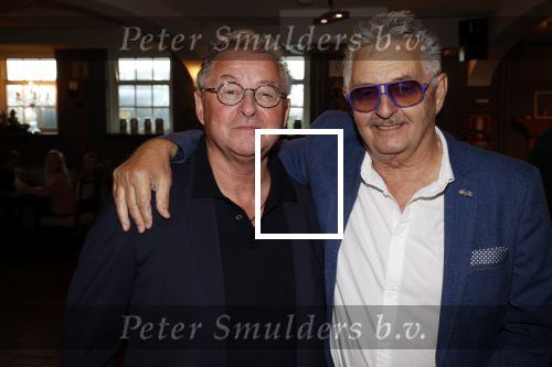Volendam 12 oktober 2021
Boekpresentatie Jan Keizer bij Hotel Spaander in Volendam . Alle oude bendleden van BZN zijn aanwezig zoals Annie Schilder Carola Smit Jan Tuijp Jack Veerman Thomas Tol Dick Plat