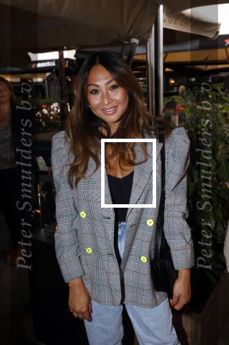 Amsterdam 23 september 2021
Rose Bertram onthult de cover van Fabulous Mama met zichzelf op de cover bij Cafe de Waard. Jeanine Kho