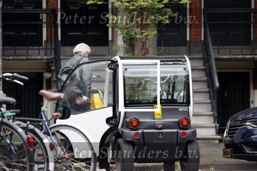 Amsterdam 1 september 2021
Jeroen Krabbe doet boodschappen in zijn Biro
