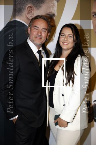 Amsterdam 28 september 2021
Premiere James Bond in Tuschinski. Jeroen Nieuwenhuize met zijn vriendin Tessa Kortlevers