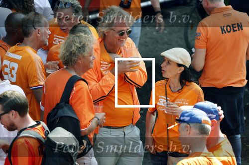Zandvoort 5 september 2021
Jeroen pauw met zijn vriendin Zoe bij de Grand Prix F1 in Zandvoort