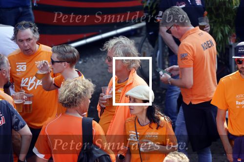 Zandvoort 5 september 2021
Jeroen pauw met zijn vriendin Zoe bij de Grand Prix F1 in Zandvoort