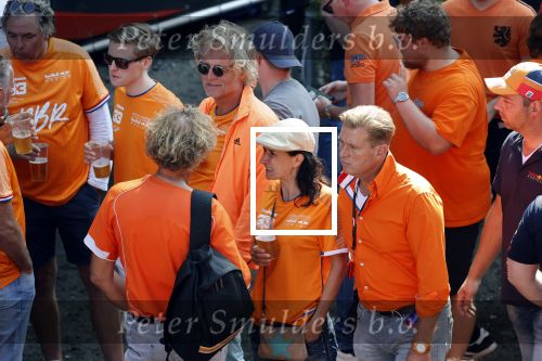Zandvoort 5 september 2021
Jeroen pauw met zijn vriendin Zoe bij de Grand Prix F1 in Zandvoort