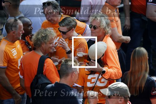 Zandvoort 5 september 2021
Jeroen pauw met zijn vriendin Zoe bij de Grand Prix F1 in Zandvoort