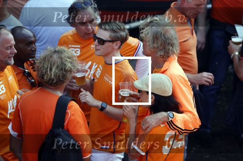 Zandvoort 5 september 2021
Jeroen pauw met zijn vriendin Zoe bij de Grand Prix F1 in Zandvoort