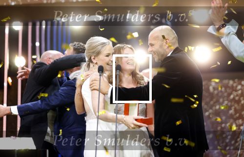 Amsterdam 14 oktober 2021
Televizierring gala in Carre Amsterdam.. De winnaar is Jessica Villerius met de kinderen van Ruinerwold