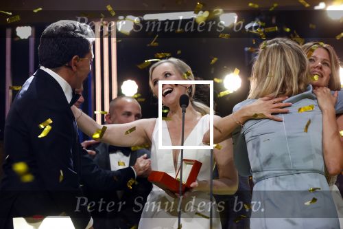 Amsterdam 14 oktober 2021
Televizierring gala in Carre Amsterdam.. De winnaar is Jessica Villerius met de kinderen van Ruinerwold