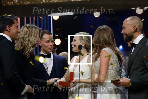 Amsterdam 14 oktober 2021
Televizierring gala in Carre Amsterdam.. De winnaar is Jessica Villerius met de kinderen van Ruinerwold