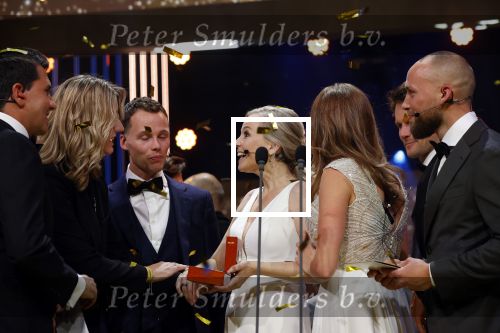 Amsterdam 14 oktober 2021
Televizierring gala in Carre Amsterdam.. De winnaar is Jessica Villerius met de kinderen van Ruinerwold
