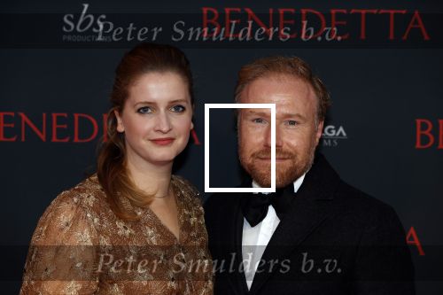 Amsterdam 12 oktober 2021
Premiere Benedetta  in Tuschinski. paul Verhoeven is de regisseur. Jochum ten Haaf en zijn partner