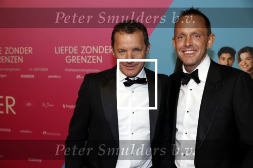 Amsterdam 11 oktober 2021
Premiere Liefde zonder grenzenin Tuschinski met in de hoofdrol Yolanthe Cabau v Kasbergen Jim Bakkum Soy Kroon Abbey Hoes  Hajo Bruins en Peggy Vrijens , John de Bever kwam met zijn Partner Cees en Sieneke met een kennis