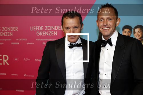 Amsterdam 11 oktober 2021
Premiere Liefde zonder grenzenin Tuschinski met in de hoofdrol Yolanthe Cabau v Kasbergen Jim Bakkum Soy Kroon Abbey Hoes  Hajo Bruins en Peggy Vrijens , John de Bever kwam met zijn Partner Cees en Sieneke met een kennis