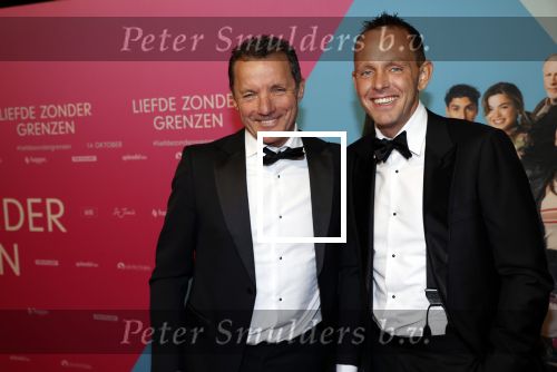 Amsterdam 11 oktober 2021
Premiere Liefde zonder grenzenin Tuschinski met in de hoofdrol Yolanthe Cabau v Kasbergen Jim Bakkum Soy Kroon Abbey Hoes  Hajo Bruins en Peggy Vrijens , John de Bever kwam met zijn Partner Cees en Sieneke met een kennis
