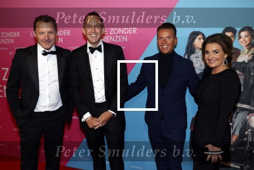 Amsterdam 11 oktober 2021
Premiere Liefde zonder grenzenin Tuschinski met in de hoofdrol Yolanthe Cabau v Kasbergen Jim Bakkum Soy Kroon Abbey Hoes  Hajo Bruins en Peggy Vrijens , John de Bever kwam met zijn Partner Cees en Sieneke met een kennis