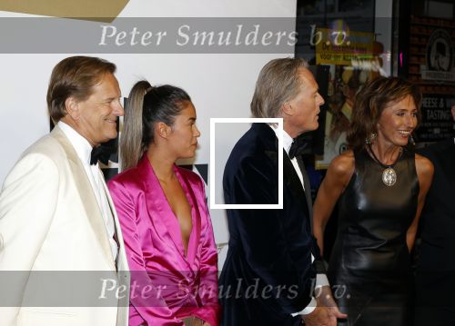 Amsterdam 28 september 2021
Premiere James Bond in Tuschinski. Jort Kelder en Welmoed Sijtsma met team