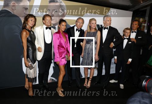 Amsterdam 28 september 2021
Premiere James Bond in Tuschinski. Jort Kelder en Welmoed Sijtsma met team