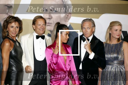 Amsterdam 28 september 2021
Premiere James Bond in Tuschinski. Jort Kelder en Welmoed Sijtsma met team