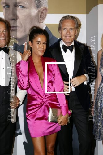 Amsterdam 28 september 2021
Premiere James Bond in Tuschinski. Jort Kelder en Welmoed Sijtsma met team