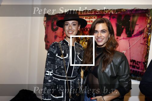 Amsterdam 6 oktober 2021
Opening expositie Bram Reijnders . Nicolette v dam is de host van de avond. Zoey Ivory en miss Nederland Julia Sinning