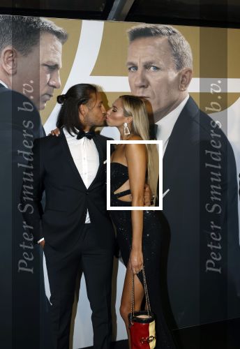 Amsterdam 28 september 2021
Premiere James Bond in Tuschinski. Juvat Westendorp met zijn vriendin