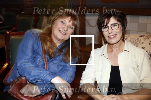 Volendam 12 oktober 2021
Boekpresentatie Jan Keizer bij Hotel Spaander in Volendam . Alle oude bendleden van BZN zijn aanwezig zoals Annie Schilder Carola Smit Jan Tuijp Jack Veerman Thomas Tol Dick Plat . Karin Riethoven en Carola Smit