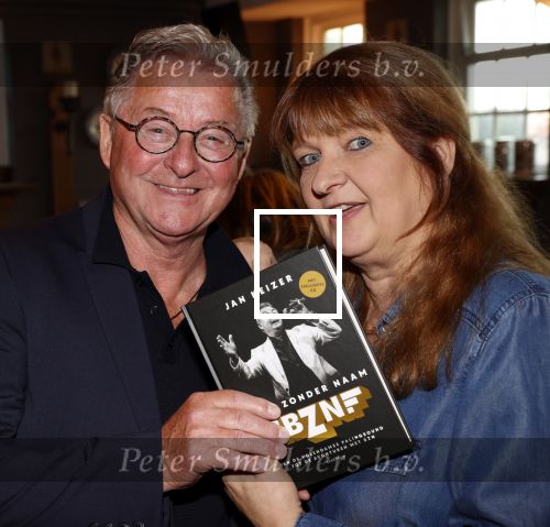 Volendam 12 oktober 2021
Boekpresentatie Jan Keizer bij Hotel Spaander in Volendam . Alle oude bendleden van BZN zijn aanwezig zoals Annie Schilder Carola Smit Jan Tuijp Jack Veerman Thomas Tol Dick Plat . Karin Riethoven en Jan keizer