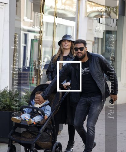 Amsterdam 8 oktober 2021
Kim feenstra en haar vriend Stanley tailor op de pc hooftstraat met hun zoon