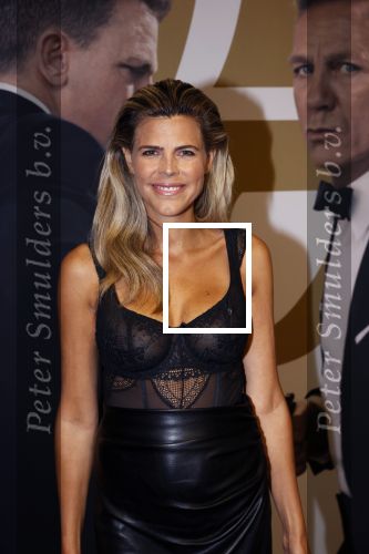 Amsterdam 28 september 2021
Premiere James Bond in Tuschinski. Kim Kotter kwam met een vriendin