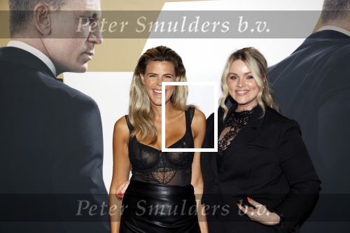 Amsterdam 28 september 2021
Premiere James Bond in Tuschinski. Kim Kotter kwam met een vriendin