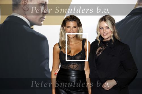 Amsterdam 28 september 2021
Premiere James Bond in Tuschinski. Kim Kotter kwam met een vriendin