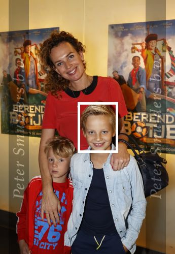 Amsterdam 26 september 2021
Premiere Berend Botje in pathe arena . Kim Pieters met zoons