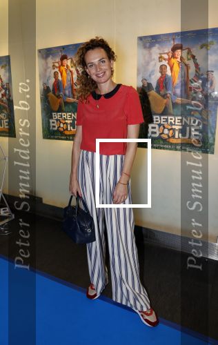 Amsterdam 26 september 2021
Premiere Berend Botje in pathe arena . Kim Pieters met zoons