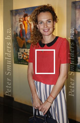 Amsterdam 26 september 2021
Premiere Berend Botje in pathe arena . Kim Pieters met zoons