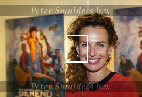 Amsterdam 26 september 2021
Premiere Berend Botje in pathe arena . Kim Pieters met zoons