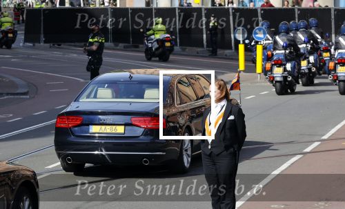 Den Haag 21 september 2021
Prinsjesdag in Den Haag 2021. De troonrede is in de grote kerk. Aanwezig namens de koninklijke familie zijn Koning Willem Alexander en Koningin Maxima Prins Constantijn en Prinses Laurentien. Audi A8 van Koning Willem Alexander