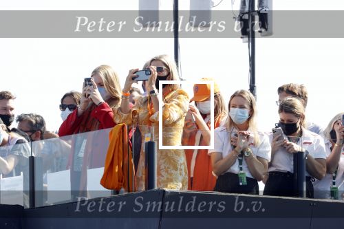 Zandvoort 5 september 2021
GP formule 1 op Zandvoort .
Aanwezig oa Koning Willem Alexander Koningin maxima Prinses Amalia en prinses Ariane .