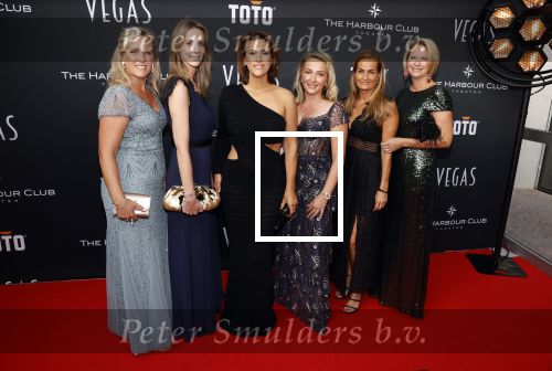 Amsterdam 26 september 2021
Premiere Las Vegas Show Hans Klok in the Harbour Club. Kristina Bozilovic met vriendinnen