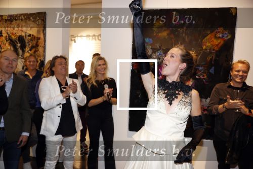 Amsterdam 6 oktober 2021
Opening expositie Bram Reijnders . Nicolette v dam is de host van de avond. Lida Straathof