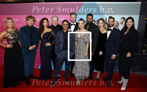 Amsterdam 11 oktober 2021
Premiere Liefde zonder grenzenin Tuschinski met in de hoofdrol Yolanthe Cabau v Kasbergen Jim Bakkum Soy Kroon Abbey Hoes  Hajo Bruins en Peggy Vrijens
